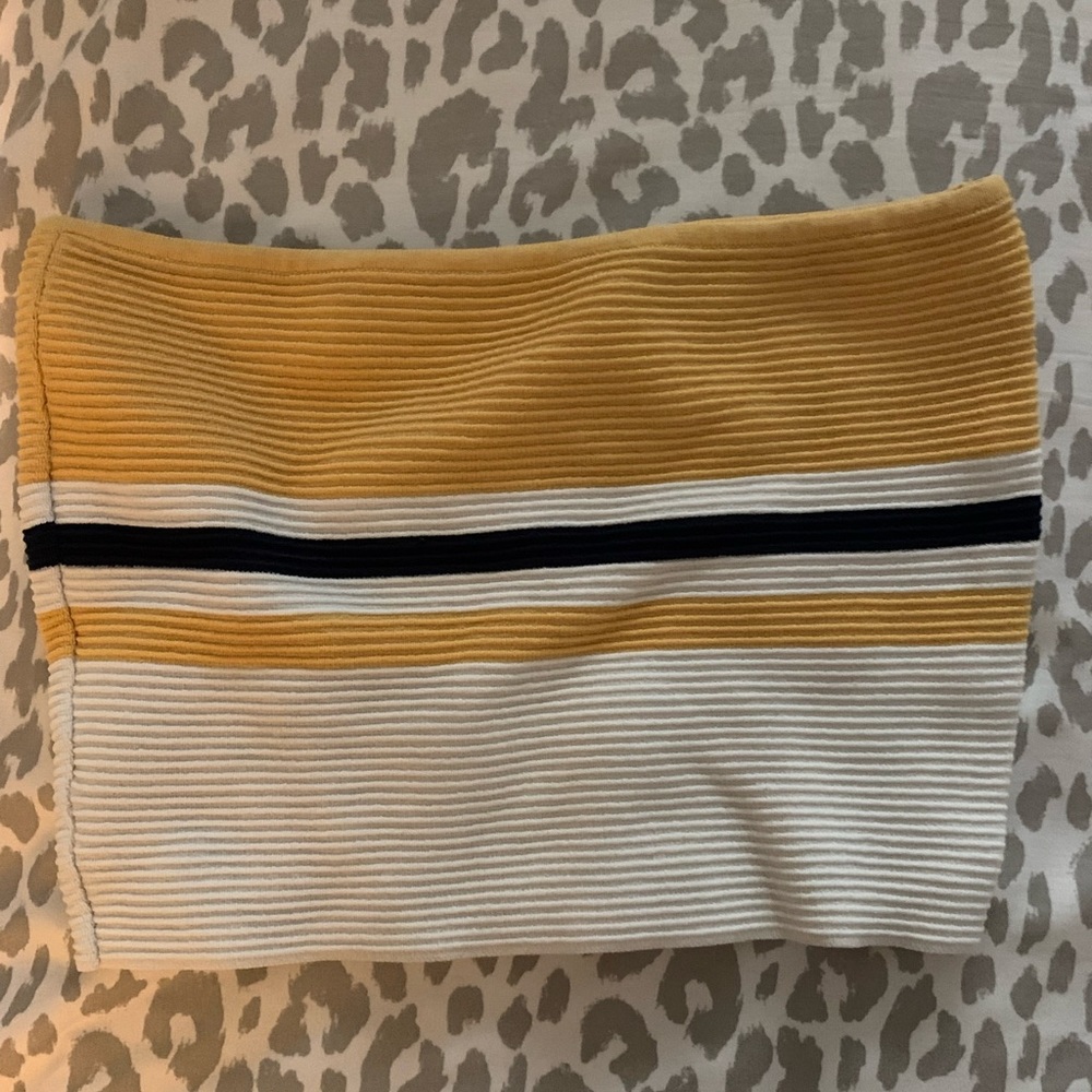 yellow, black, and white crop top from kendall and kylie, size s
